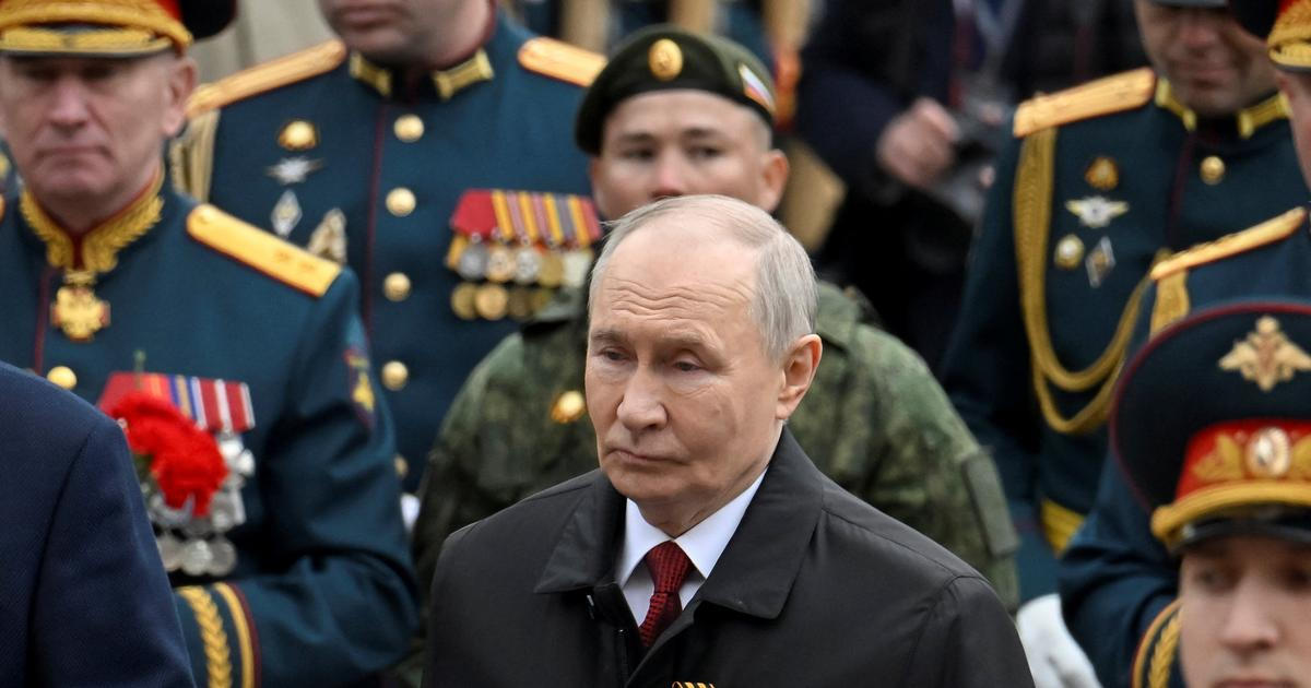 Putin záměrně neukázal největší sílu, popsal Just "intimní přehlídku" v Moskvě