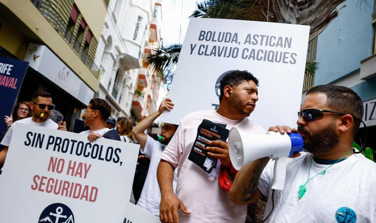 FILE PHOTO: Port workers protest in Santa Cruz de Tenerife