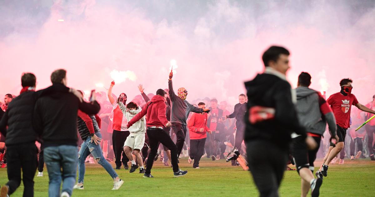 Fanoušci Slavie napadli brankáře Sparty, ta odmítá pokračovat, zápas se nedohraje