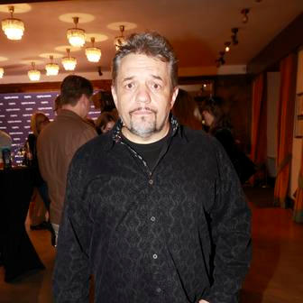Premiéra série Monyová