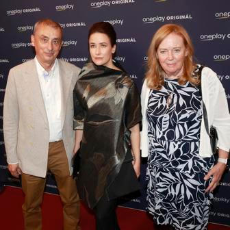 Premiéra série Monyová