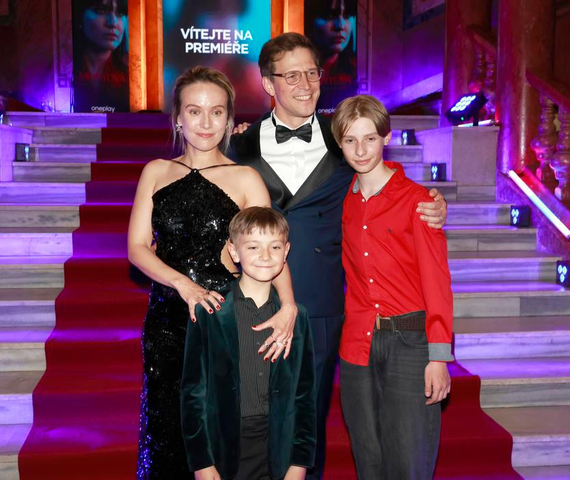 Premiéra série Monyová