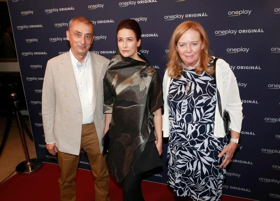 Premiéra série Monyová