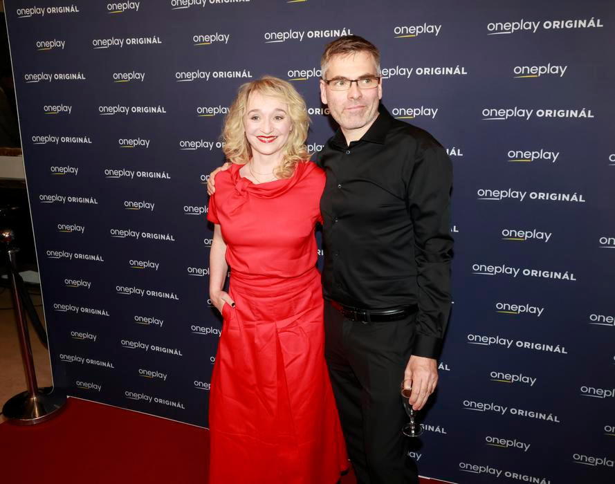 Premiéra série Monyová