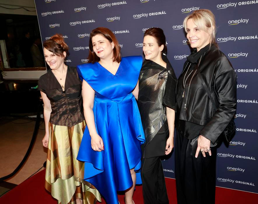 Premiéra série Monyová