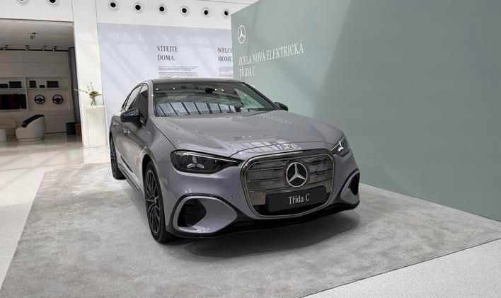 Mercedes-Benz Studio