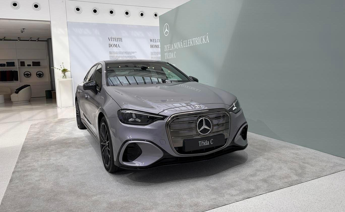 Mercedes-Benz Studio