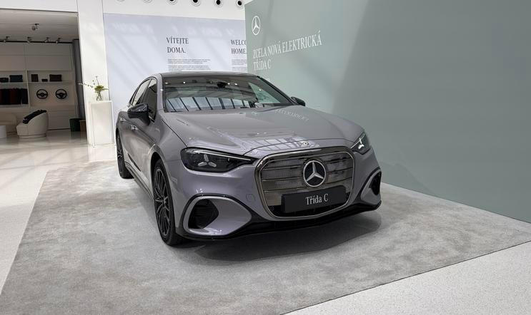 Mercedes-Benz Studio