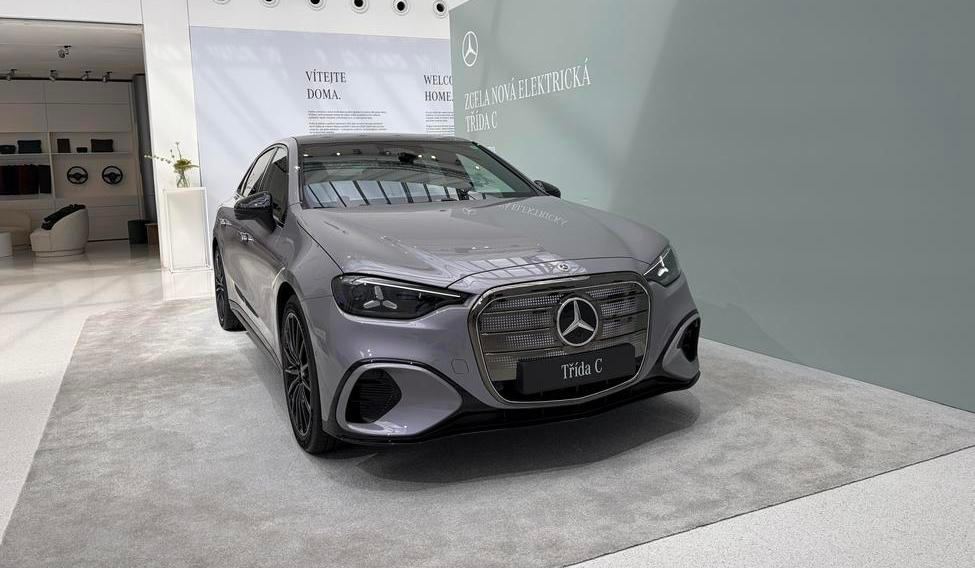 Mercedes-Benz Studio