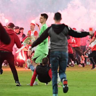 fanoušci, pyrotechnika