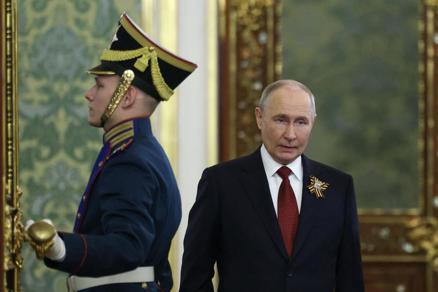 Uvnitř režimu je strach. Analytik mluví o tom, jak se skrývá Putin
