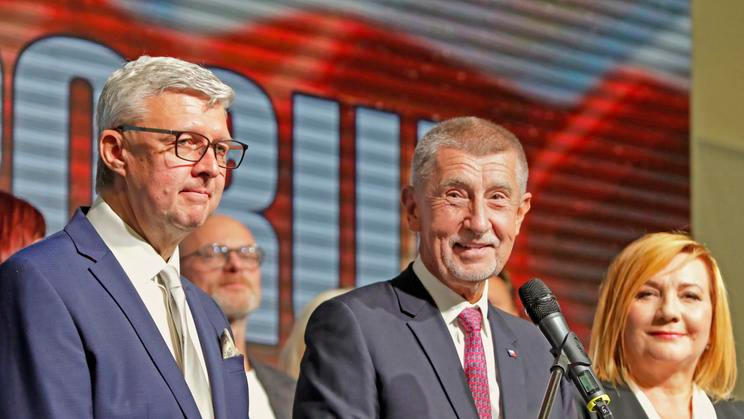Zní to jak z jiného vesmíru, ale hnutí ANO před deseti lety prostřednictvím tehdejšího brněnského primátora Petra Vokřála akci, od které nyní dává ruce pryč, jednoznačně podporovalo. Na snímku (v popředí zleva) z loňského září je nynější ministr průmyslu Karel Havlíček, premiér Andrej Babiš a ministryně financí Alena Schillerová.