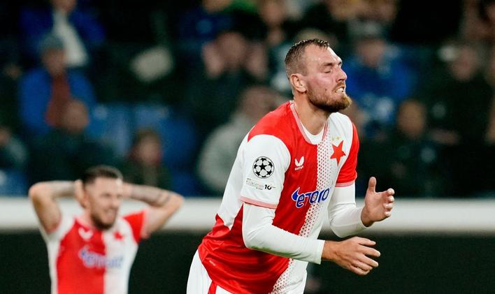 Tomáš Chorý v zápase LM Atalanta - Slavia Praha