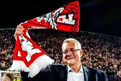 Šéf Slavie Jaroslav Tvrdík se šálou tribuny Sever
