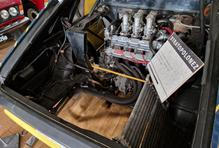 Především proto, že v útrobách nebyl klasický motor, ale šestiválec z Ferrari Dino, který v Polsku vyndali z nabourané Lancie Stratos.