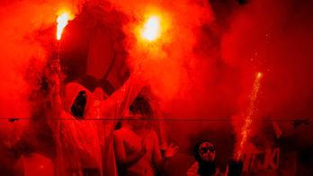 Praha, 27.07.2024, FOTBAL, SK Slavia Praha vs. SK Dynamo České Budějovice, pyrotechnika, fanoušci, kotel, Tribuna Sever.