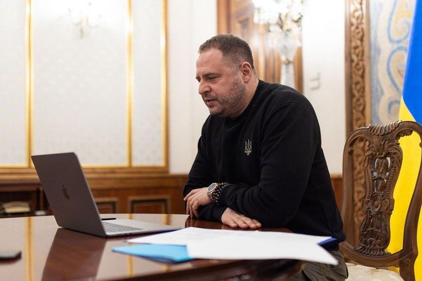 Hrozí mu 12 let. Kdysi mocný šéf Zelenského kanceláře čelí obvinění z praní peněz