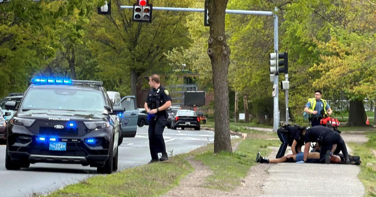 Střelba v Massachusetts. Útočníka s puškou zastavili policista a bývalý mariňák