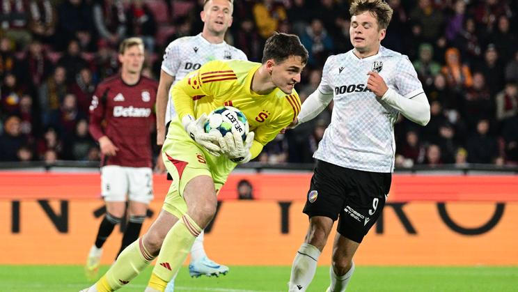 brankář Jakub Surovčík, Denis Višinský