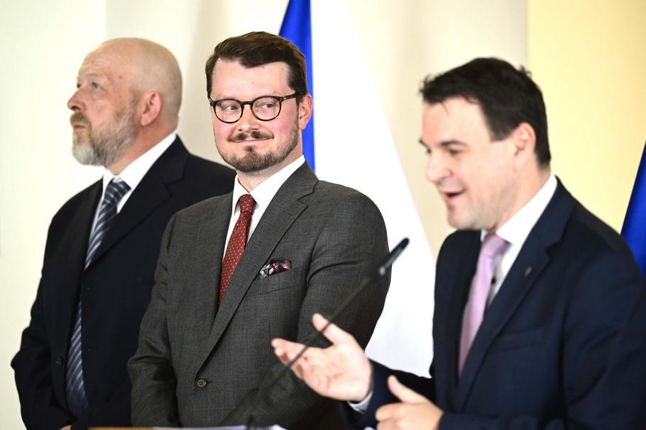 ČR-vláda-diplomacie-FASTPIX