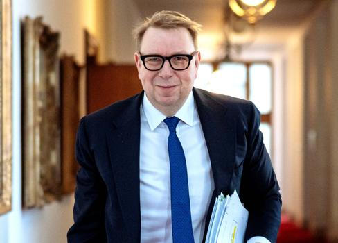 „Chci během tří let vytvořit akční jednotku, která bude po celé republice. Řekněme třeba sto lidí, kteří to budou kontrolovat,“ řekl Aktuálně.cz ministr práce a sociálních věcí Aleš Juchelka (ANO), který chce „zatočit“ se zneužíváním sociálních dávek.