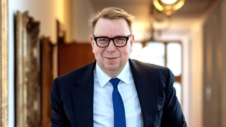 „Chci během tří let vytvořit akční jednotku, která bude po celé republice. Řekněme třeba sto lidí, kteří to budou kontrolovat,“ řekl Aktuálně.cz ministr práce a sociálních věcí Aleš Juchelka (ANO), který chce „zatočit“ se zneužíváním sociálních dávek.