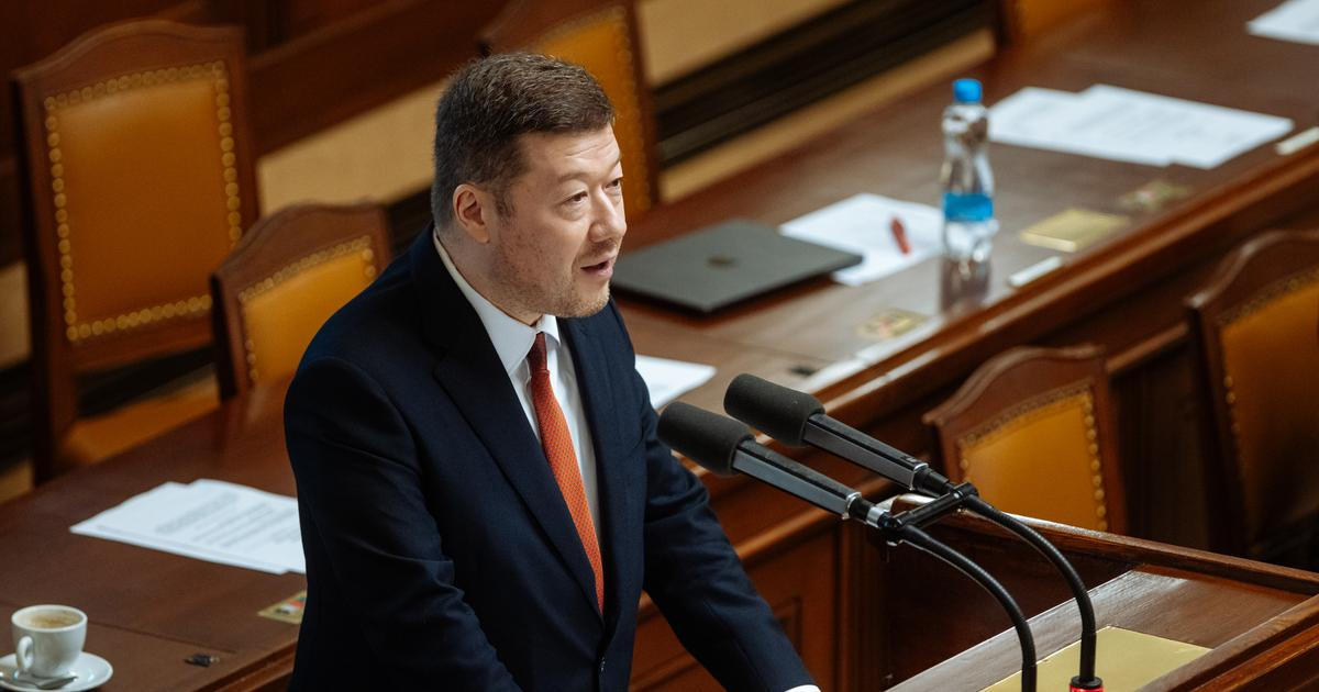 Sněmovna se vrátí k debatě o sjezdu sudetských Němců, opozice na protest nedorazí