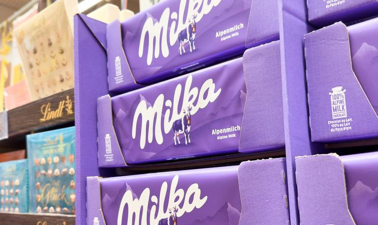 Villach,,Austria,-,February,12,,2025:,Milka,Alpenmilch,Chocolate,Bars