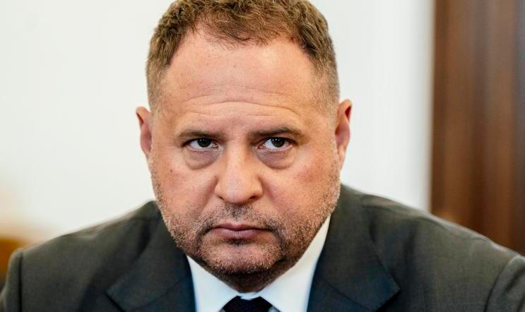 Bývalý šéf kanceláře ukrajinského prezidenta Andrij Jermak se chce odvolat proti vazbě nařízené protikorupčním soudem. Jermak podle médií uvedl, že na kauci nemá peníze.