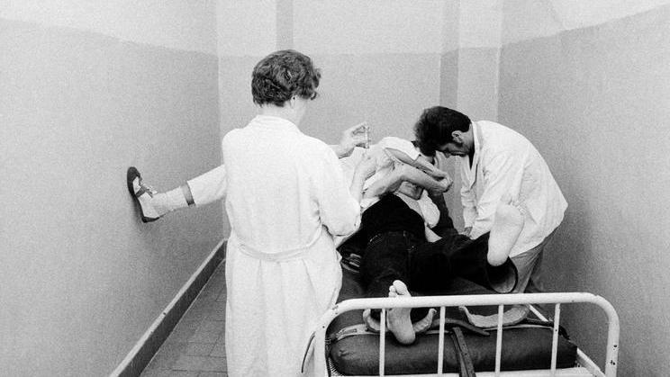 První záchytnou stanici u Apolináře v Praze zakládal psychiatr Jaroslav Skála před 75 lety.