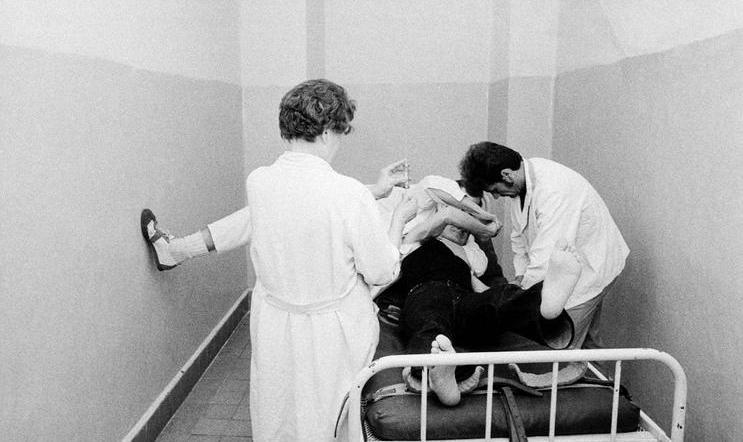 První záchytnou stanici u Apolináře v Praze zakládal psychiatr Jaroslav Skála před 75 lety.