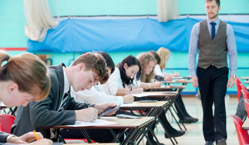 Maturita, zkouška, test, přijímačky, středoškolák, teenager, učitel