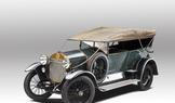 Laurin & Klement RK/M (1921) - Vůz vznikl z iniciativy legendárního závodníka a filmového průkopníka Saši Kolowrata-Krakowského. Sportovní speciál vycházel ze staršího vozu RK, který mladoboleslavská automobilka přepracovala pro závodní účely a osadila silnějším motorem o objemu 4,7 litru. Elegantní vůz se stal symbolem spojení luxusu, techniky a motorsportu v prvních letech Československa.
