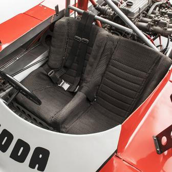 Na původní projekt navázala ještě modernější Škoda Spider II z roku 1975. Druhá generace dostala výkonnější techniku, přepracovaný podvozek i agresivnější design odpovídající tehdejším závodním trendům. Přestože tyto prototypy nikdy nezískaly velkou mezinárodní kariéru, staly se symbolem technické odvahy a kreativity konstruktérů z Mladé Boleslavi v době, kdy byly možnosti československého motorsportu výrazně omezené.
