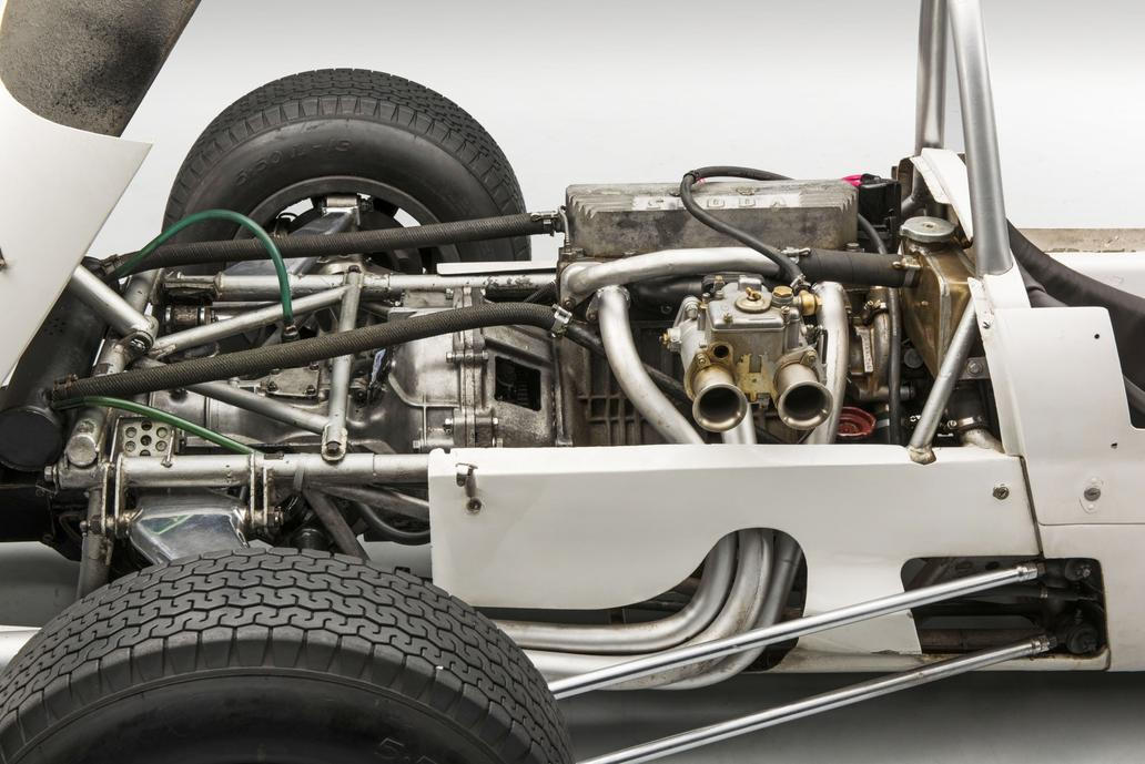 Formule dosahovala rychlosti přes 200 km/h a díky dobrým jízdním vlastnostem dokázala konkurovat zahraničním soupeřům i na prestižních evropských tratích. Projekt Škoda F3 typ 992 zároveň posloužil jako důležitá vývojová laboratoř pro další sportovní vozy značky. Dodnes patří tento monopost mezi nejzajímavější závodní automobily v historii Škody i československého motorsportu.