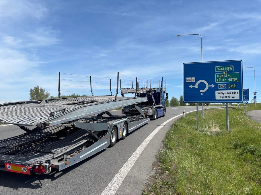 Odbočka na dálnici je na tabuli stále přelepená. Křižovatka by se mohla začít stavět až v roce 2028.