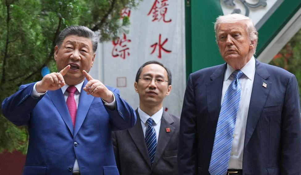 Čínský prezident Si Ťin-pching s americkým protějškem Donaldem Trumpem. Foto z 15. května 2026.