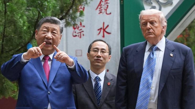 Čínský prezident Si Ťin-pching s americkým protějškem Donaldem Trumpem. Foto z 15. května 2026.