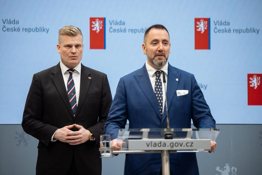 Ministr Motoristů promluvil o „náctiletém šéfovi“. Něco ale nesedí, došlo i na Turka