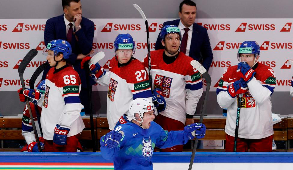 Smutní Češi po porážce v zápase MS 2026 Česko - Slovinsko