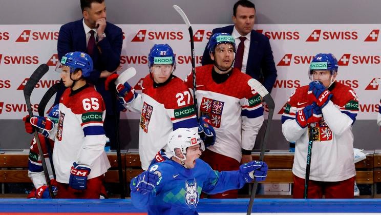 Smutní Češi po porážce v zápase MS 2026 Česko - Slovinsko
