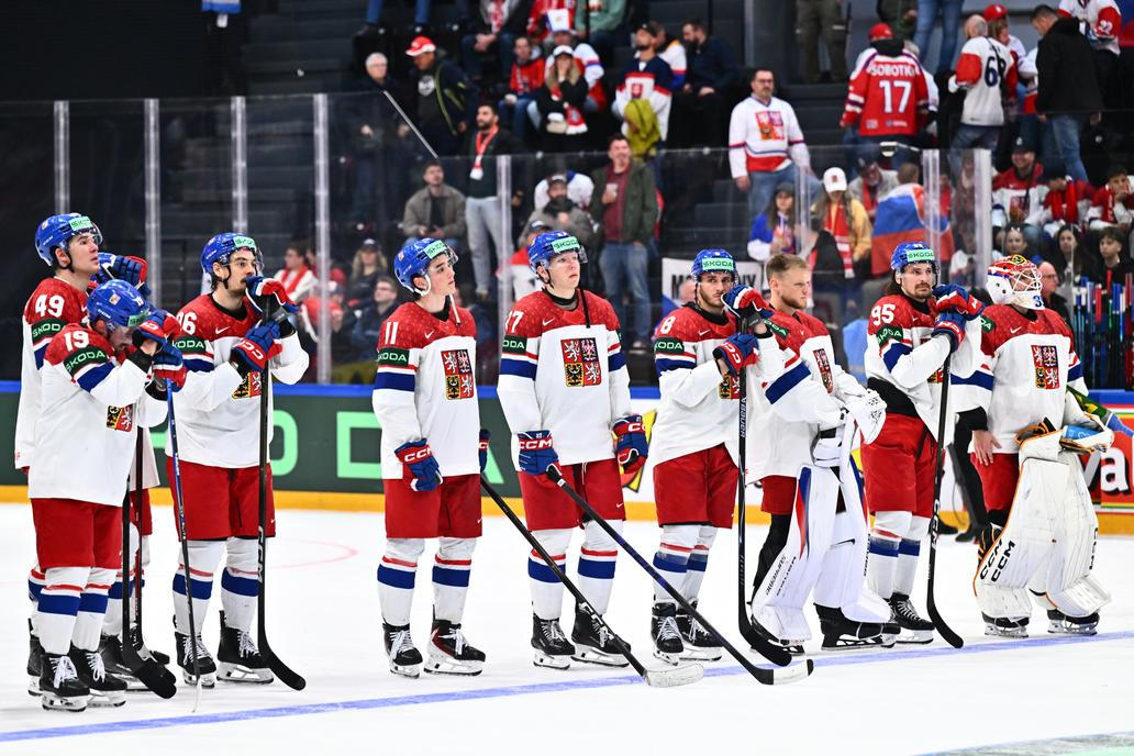 Smutní Češi po porážce v zápase MS 2026 Česko - Slovinsko