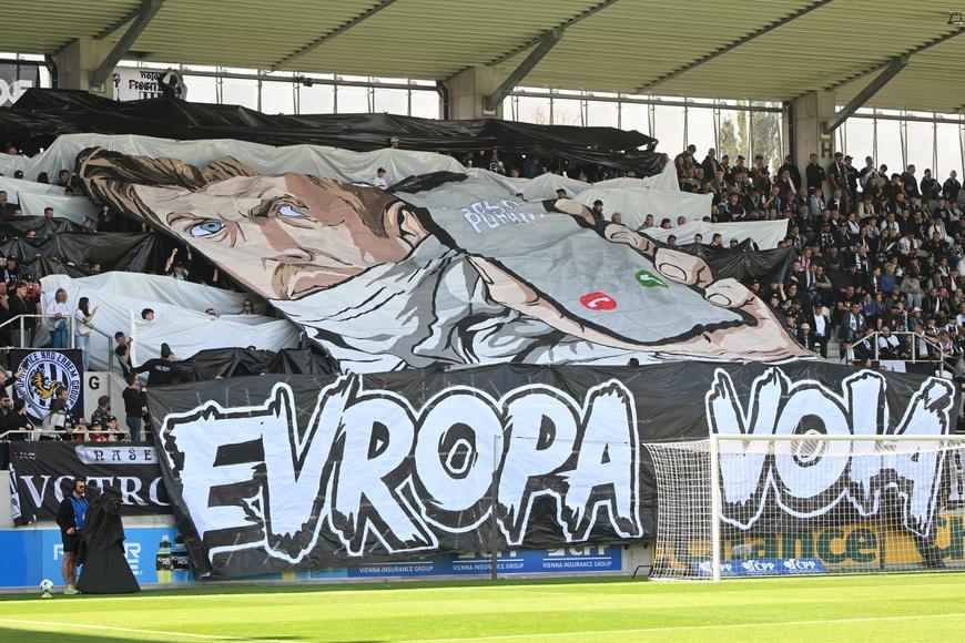 Hradcem otřásá fotbalová euforie. Votroci nadělili trojku Slavii a po 30 letech jsou v Evropě