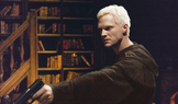 Paul Bettany jako Silas, fanatický zabiják ultrakonzervativní vatikánské prelatury Opus Dei ve filmu Šifra mistra Leonarda (2006). 