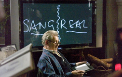 Britského královského historika sira Leigha Teabinga si ve filmu Šifra mistra Leonarda zahrál Ian McKellen. 