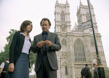 Tom Hanks v roli odborníka na symboly Roberta Langdona a Audrey Tautou jako francouzská kryptoložka Sophie Neveu ve filmu Šifra mistra Leonarda (2006).