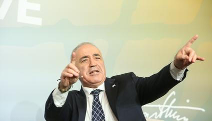 Garri Kimovič Kasparov v diskuzi na konferenci Lennarta Meriho v Tallinnu, 16. května 2026.