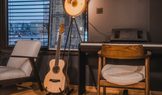  Projekt s názvem Midnight harmony se tak postupně proměnil v prostor, který není statický, ale během dne mění atmosféru, funkci i tempo. 