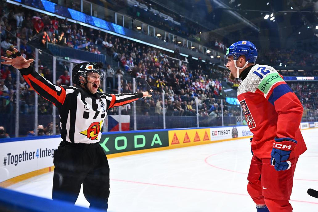 Jiří Černoch po neuznaném gólu v zápase MS 2026 Česko - Švédsko