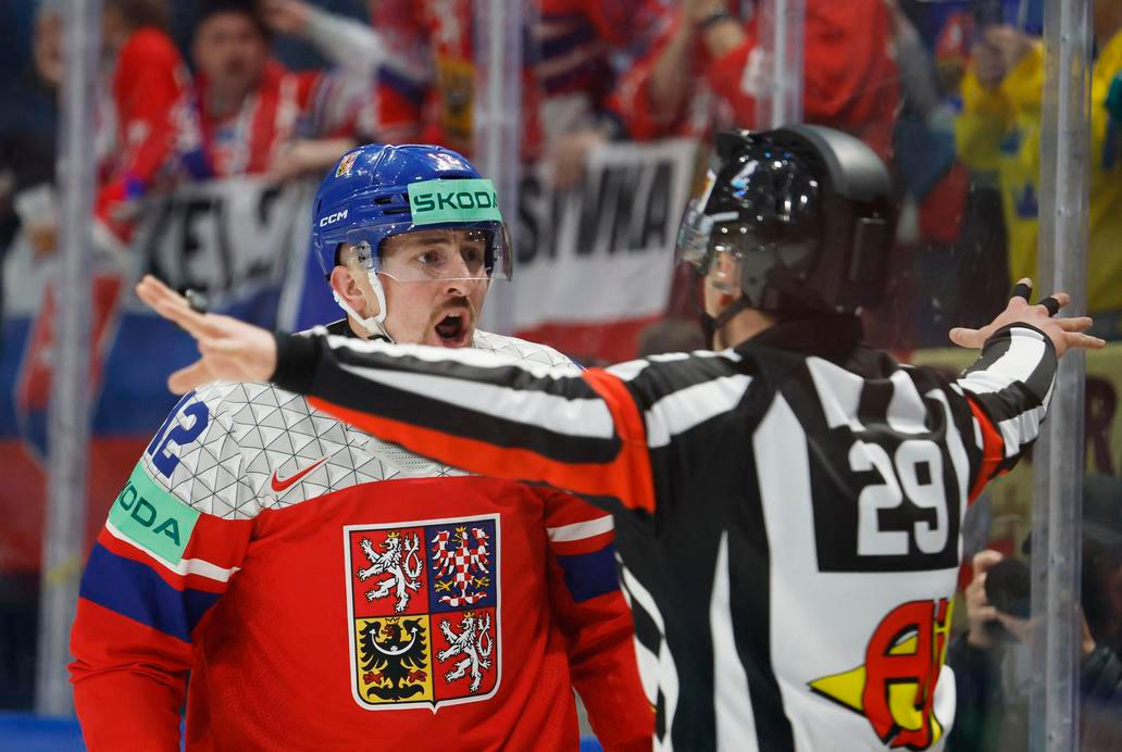 Jiří Černoch po neuznaném gólu v zápase MS 2026 Česko - Švédsko